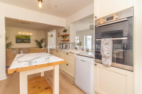 Kitchen image 3