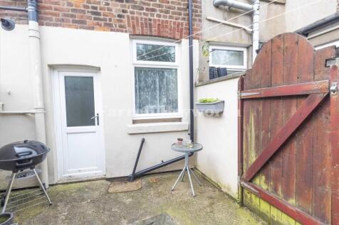 Rear yard 2