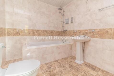 En Suite Bedroom 2