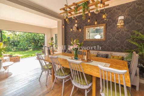 Dining Area image 4