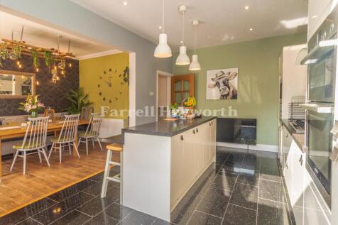 Kitchen image 3