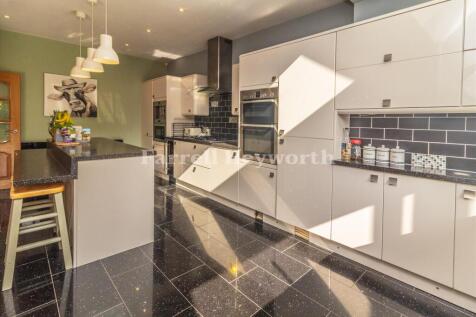 Kitchen image 4