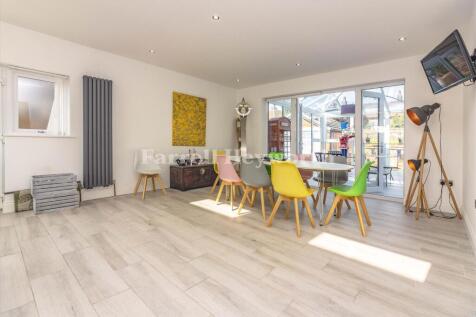 Kitchen e