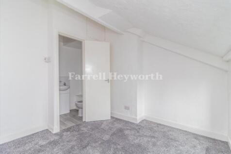 Second Floor Rear Be