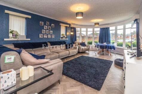 Lounge Diner image 2