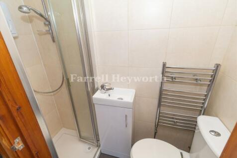 Bedroom 1 en suite
