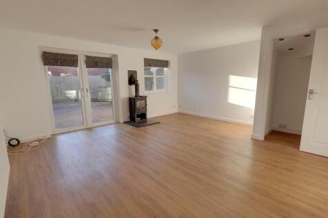 Living room 3.jpg