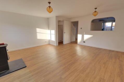 Living room 2.jpg