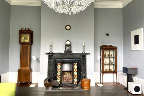 frontroom.3.jpg