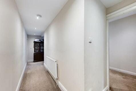 CAM00465P1-PR0306-STILL07.jpg