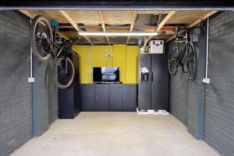 garage.jpg
