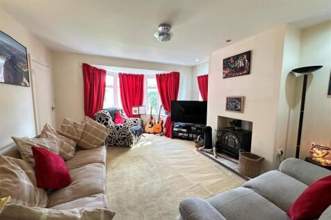 Fieldway House Living room 2.jpg