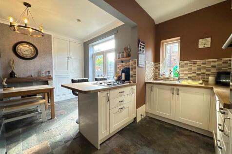 kitchen 1.jpg