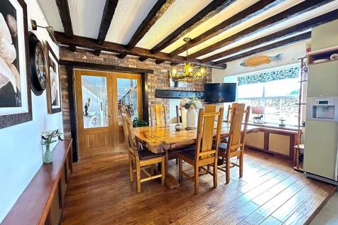 dining room.jpg