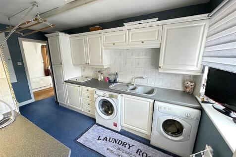 laundry room.jpg