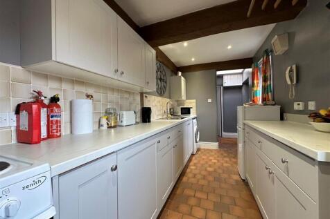 annexe kitchen 2.jpg