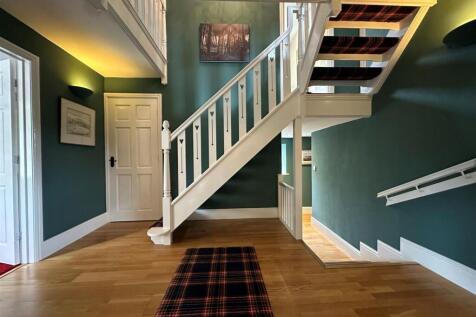 entrance hall 3.jpg