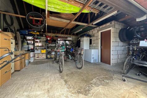 garage.jpg