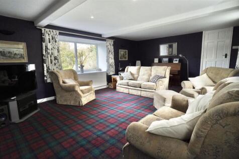 livingroom 1.JPG