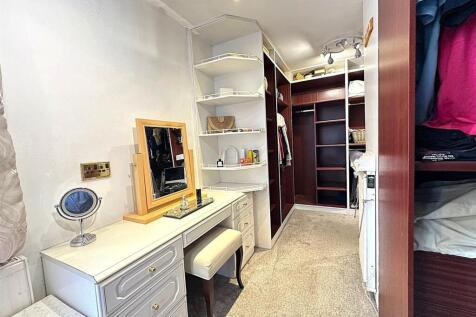 dressing room.jpg