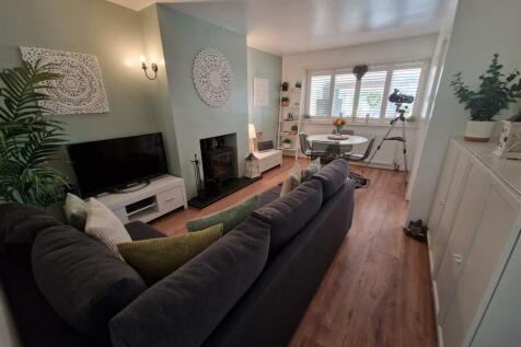 Living Room: