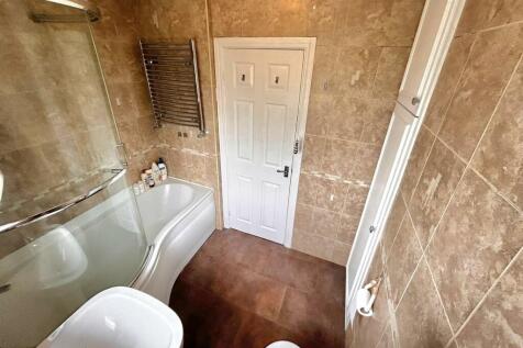 Bathroom / WC: