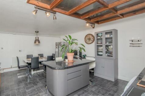 Fitted Dining Kitchen: