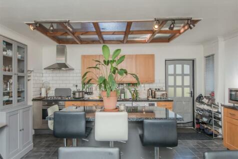 Fitted Dining Kitchen: