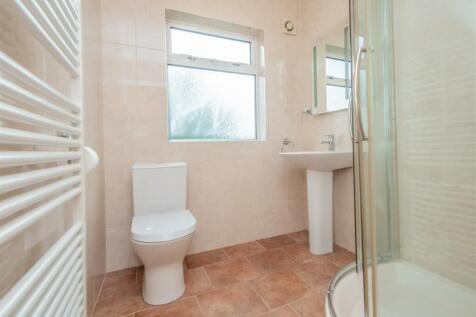 Shower Room / WC: