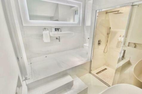 Bath &amp; Shower Room / WC: