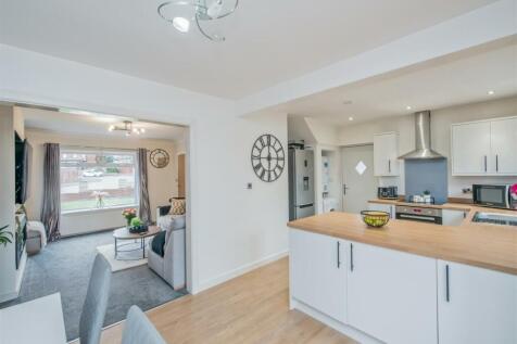 Fitted Dining Kitchen: