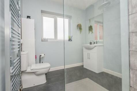 Shower Room / WC: