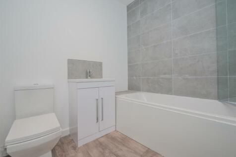 Family Bathroom/ WC: