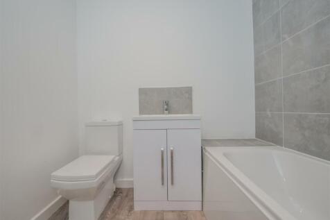 Family Bathroom/ WC: