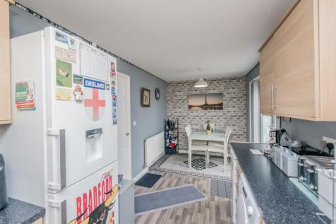 Fitted Dining Kitchen: