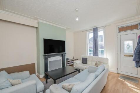 Living Room: