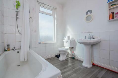 Bathroom / WC: