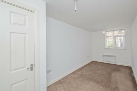 Double Bedroom: