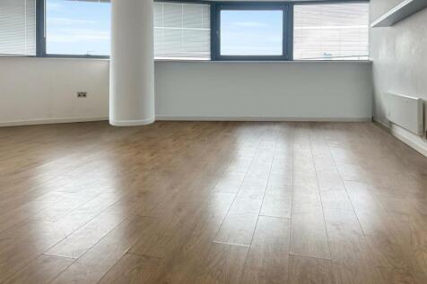 Open Plan Living Room / Dining Area / Kitchen: