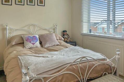 Bedroom: