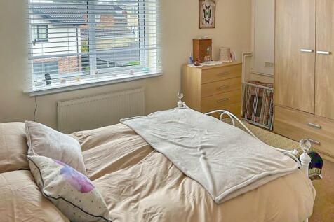 Bedroom: