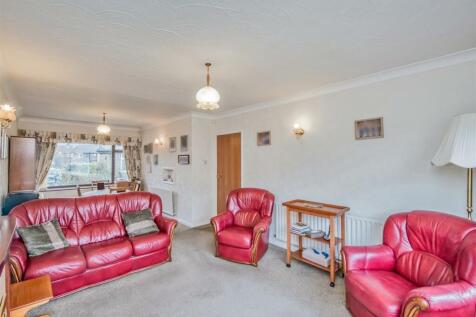Living Room &amp; Dining Area: