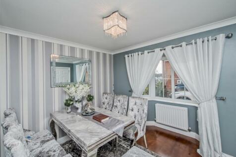Dining Room: