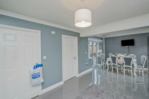 Fitted Dining Kitchen: