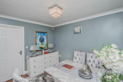 Dining Room: