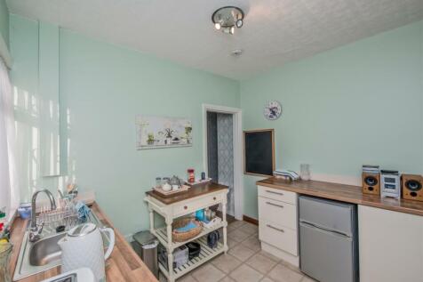 Fitted Kitchen: