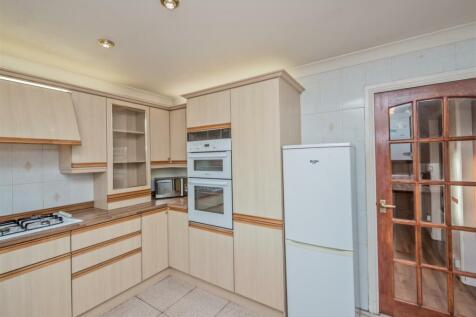 Fitted Dining / Breakfast Kitchen: