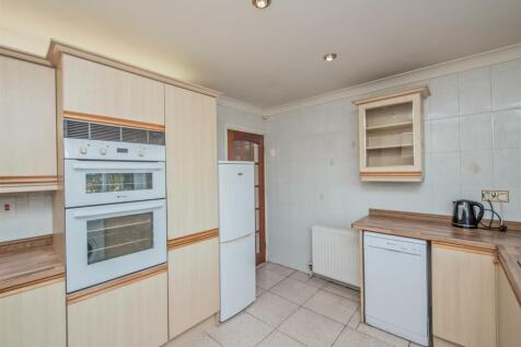 Fitted Dining / Breakfast Kitchen: