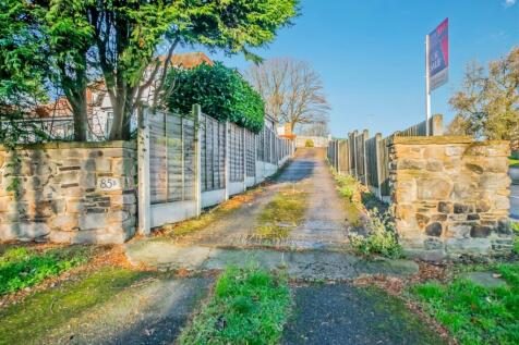 Off Street Parking / Driveway / Garage: