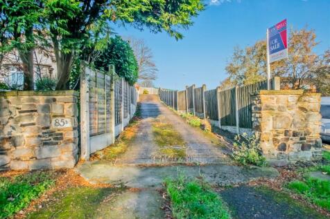 Off Street Parking / Driveway / Garage: